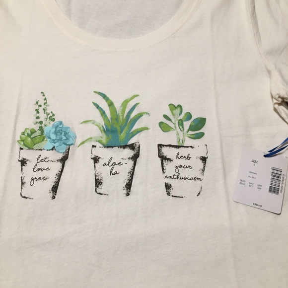 🌵Macy’s Succulent 🪴 Top - Let Love Grow Soft Small - Picture 5 of 7